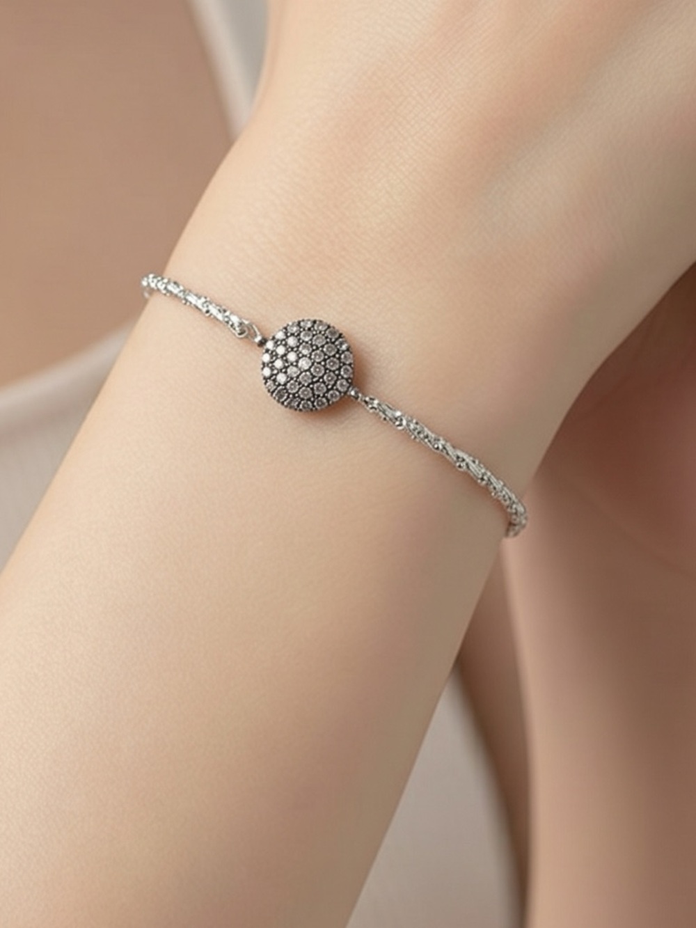 Sogoli diamond disc bracelet